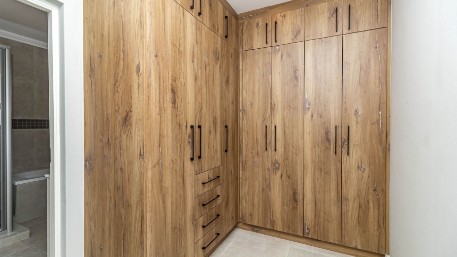 3 Bedroom Property for Sale in Fraaiuitsig Western Cape